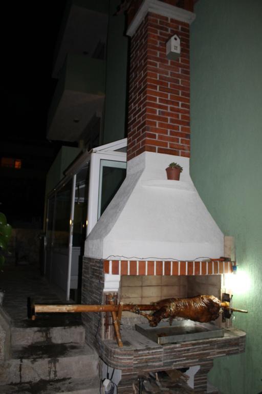Семеен Хотел Идън Sveti Vlas Exterior photo
