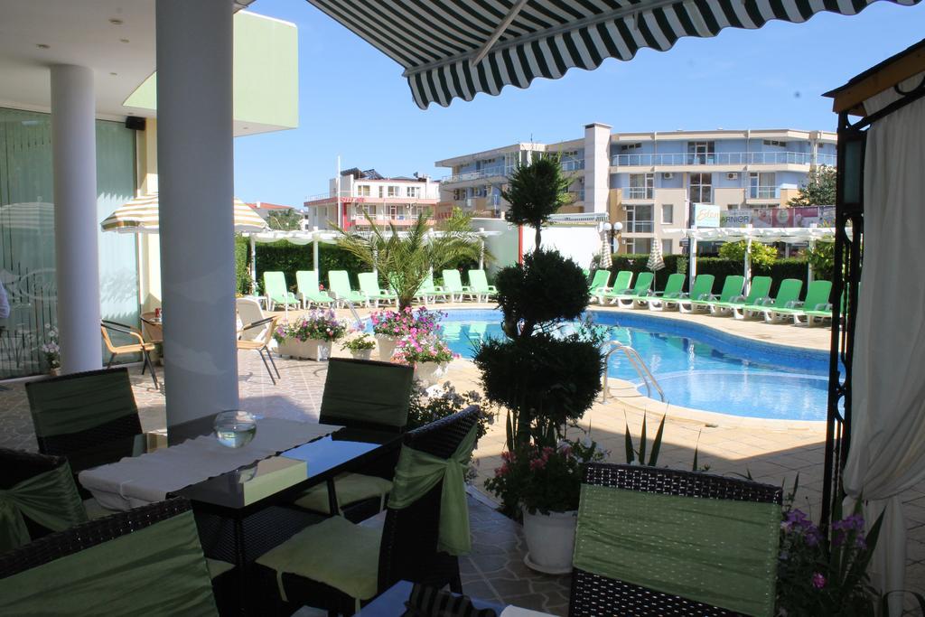 Семеен Хотел Идън Sveti Vlas Exterior photo