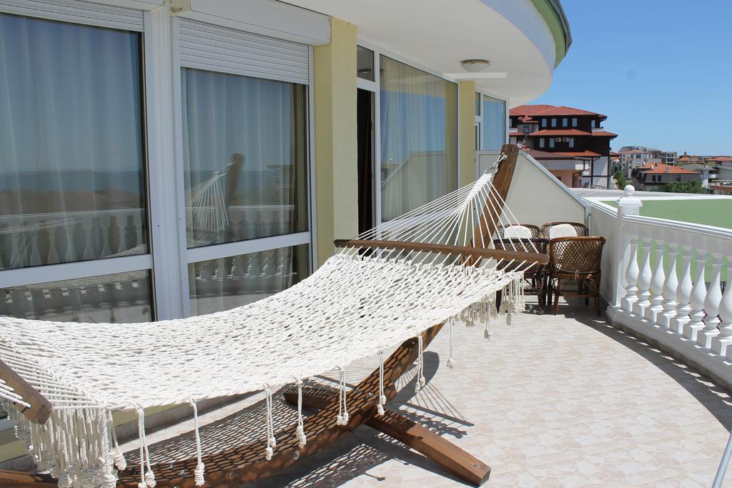 Семеен Хотел Идън Sveti Vlas Exterior photo